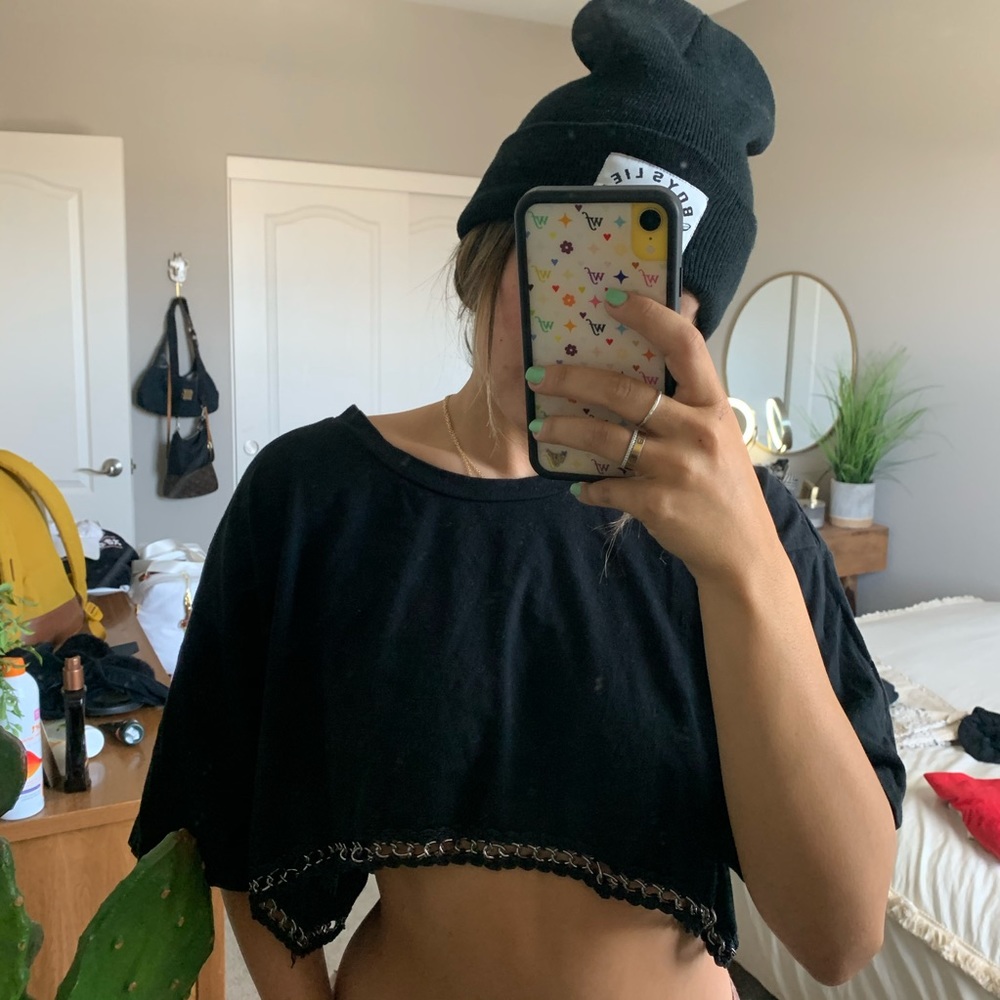 LF black chain detail tee 🦋
